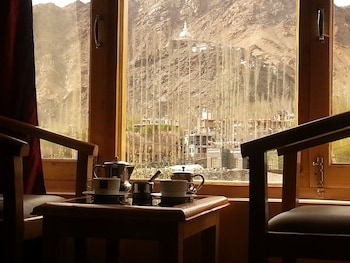 royal holiday leh