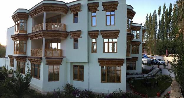royal holiday leh