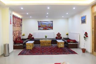 royal holiday leh