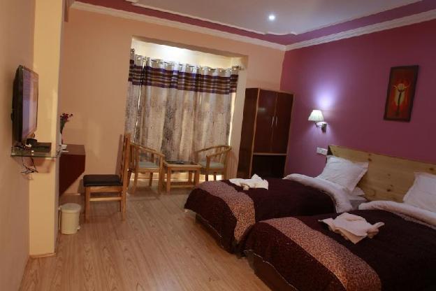 royal holiday leh