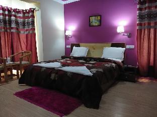 royal holiday leh