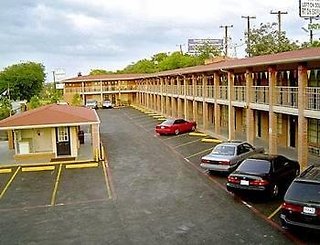 Downtown Suites Dallas,Near Cotton Bowl,2 star