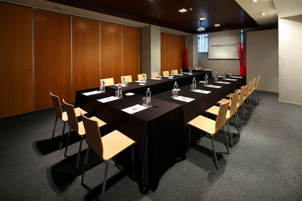 olivia plaza hotel