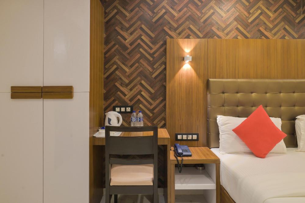 hotel qubestay airport
