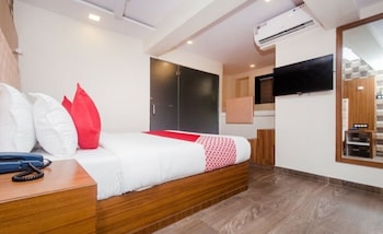 hotel qubestay airport