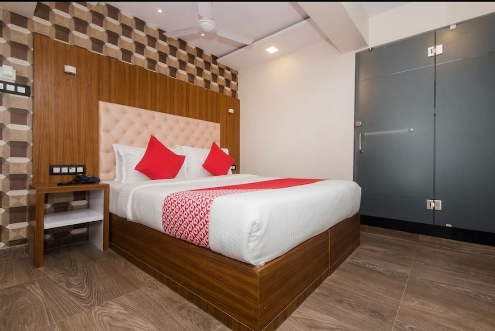 hotel qubestay airport