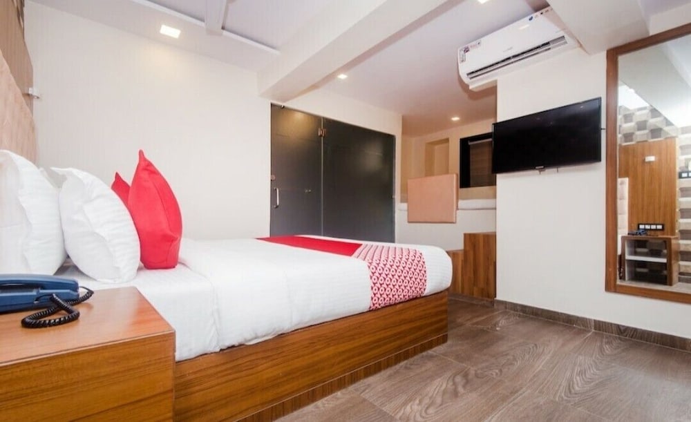 hotel qubestay airport