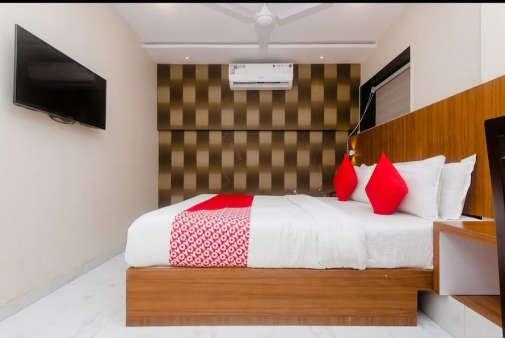 hotel qubestay airport