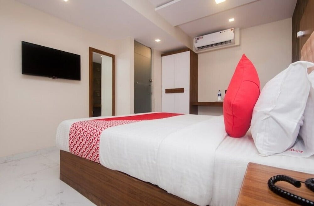 hotel qubestay airport