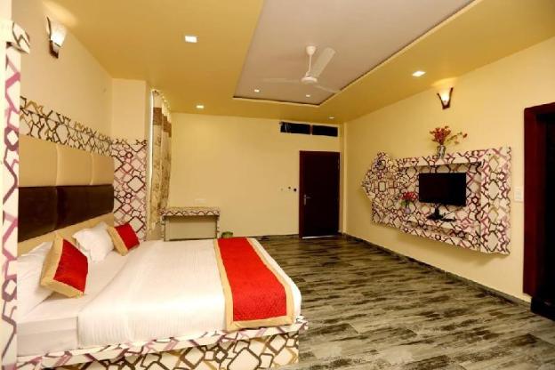 rock star hotel