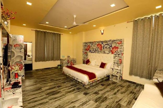 rock star hotel