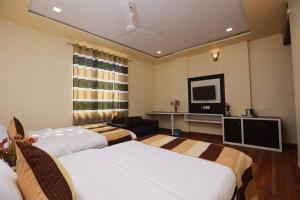 rock star hotel