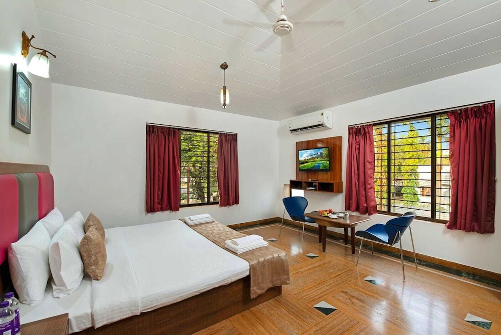 hotel sapphire