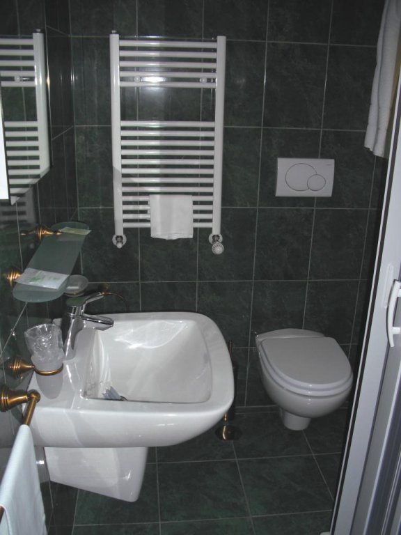 bandb hotel pomezia cortese