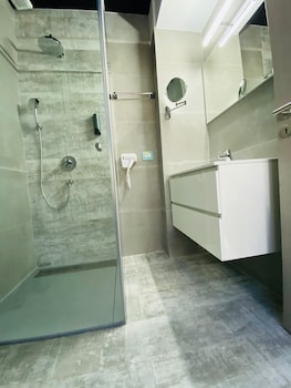 marea neagra hotel
