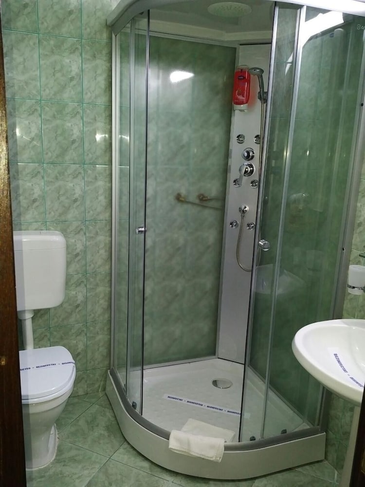 marea neagra hotel