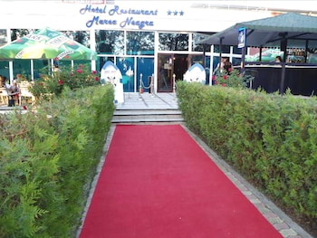 marea neagra hotel