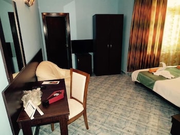 marea neagra hotel