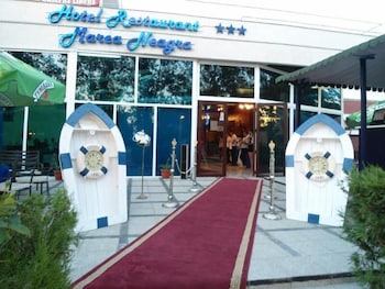 marea neagra hotel