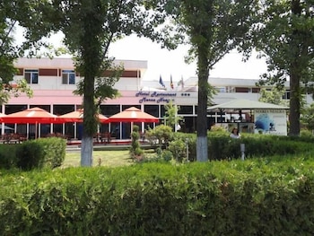 marea neagra hotel