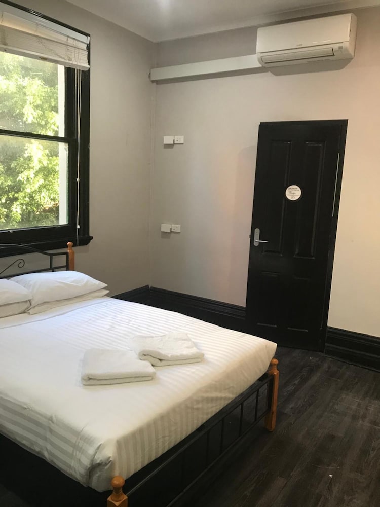 the village glebe hostel