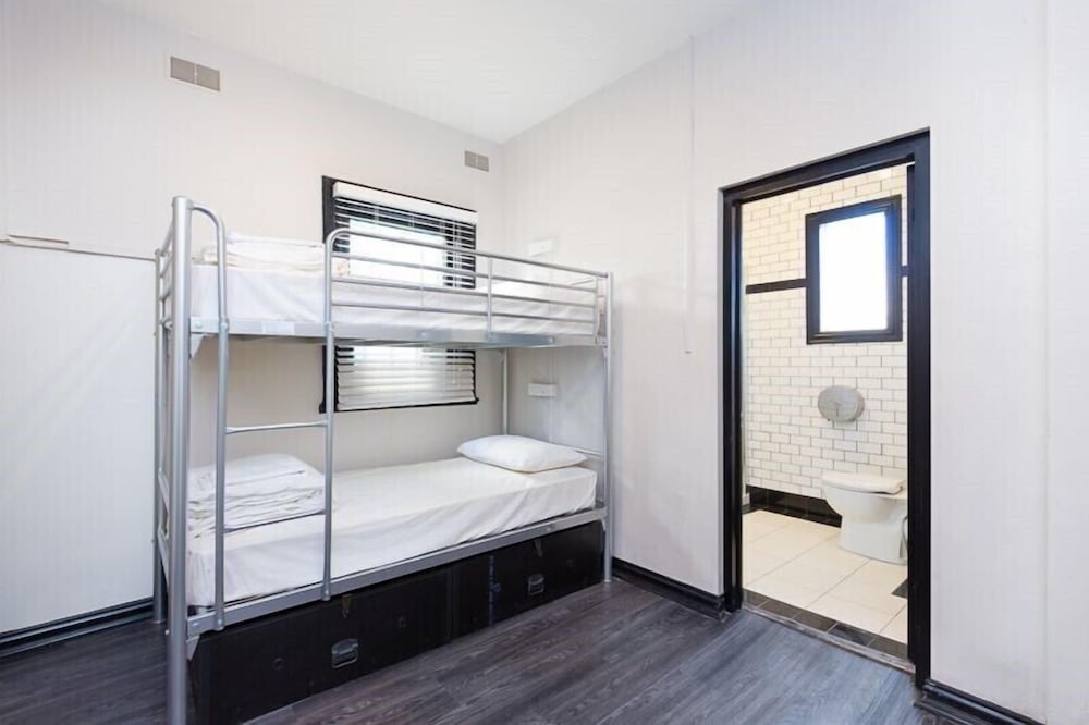 the village glebe hostel