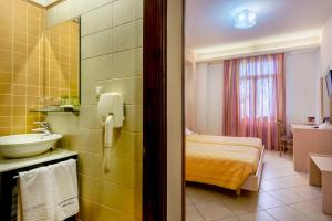 grecian castle hotel