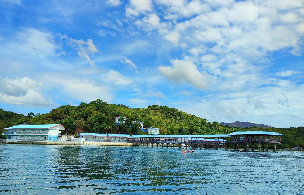 coron underwater garden resort