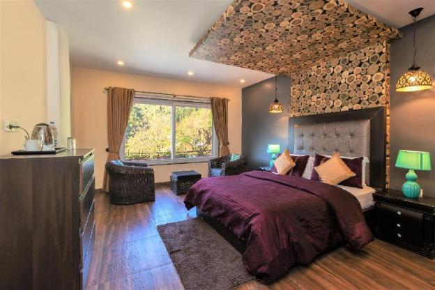 nirvana lodge and lounge