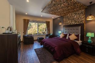 nirvana lodge and lounge