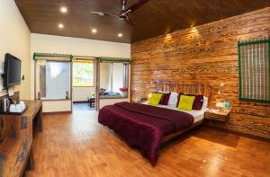 nirvana lodge and lounge