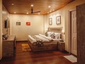 nirvana lodge and lounge