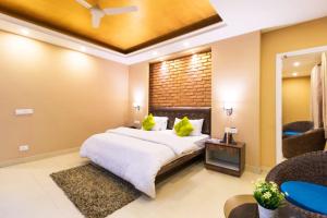 nirvana lodge and lounge