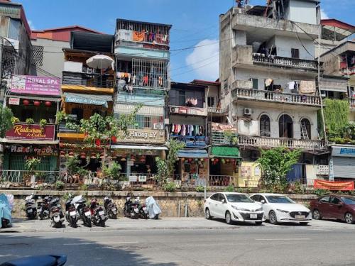 rising dragon estate hotel