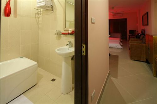 rising dragon estate hotel