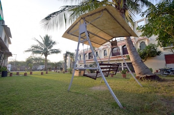 menal jungle safari resort