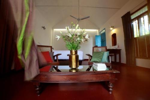 Kayal Island Retreat,Chempu>>Alappuzha,2 star