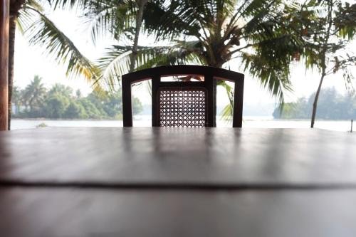 Kayal Island Retreat,Chempu>>Alappuzha,2 star
