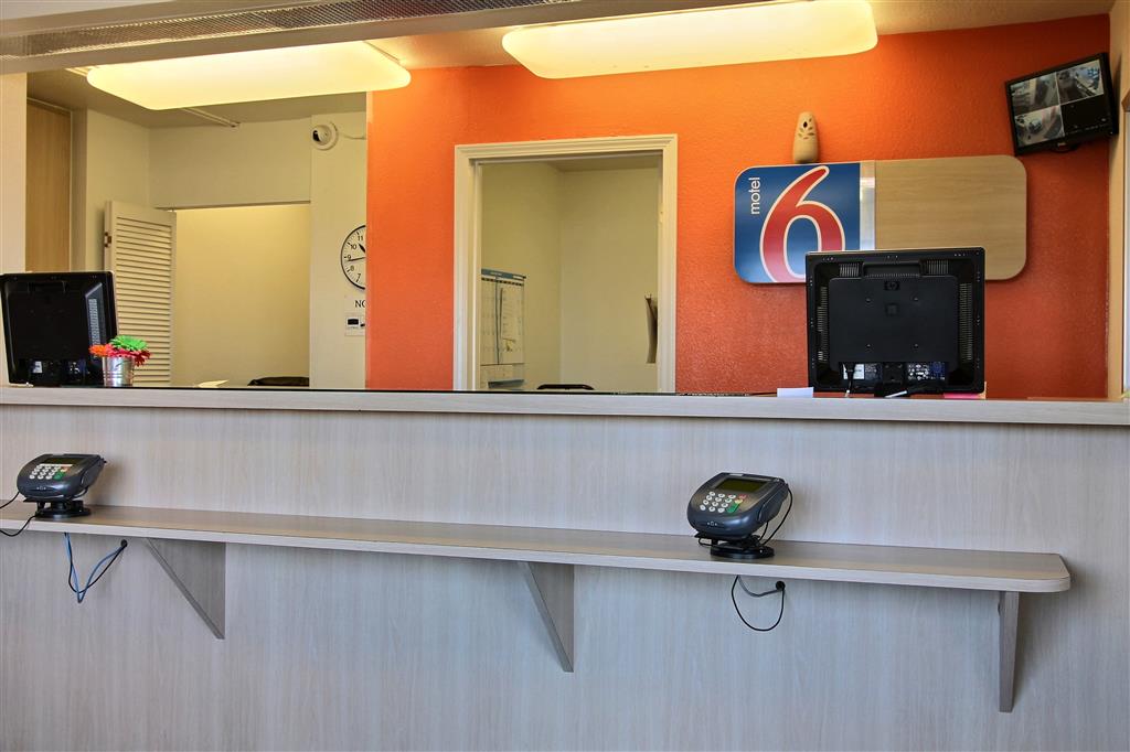 motel 6 bismarck nd