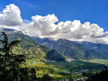 Devdhar Hilltop Cottages,Kullu>>Kasol,2.5 star