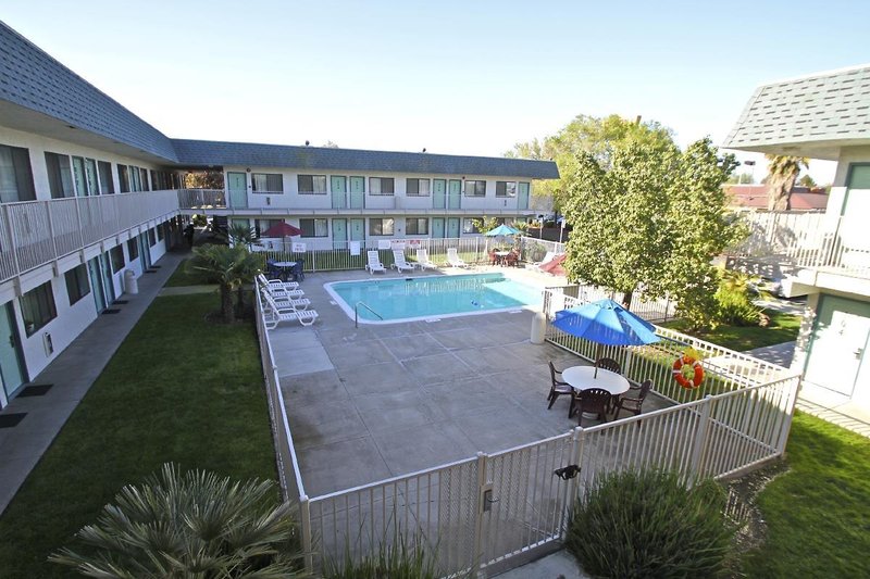 motel 6 tracy ca