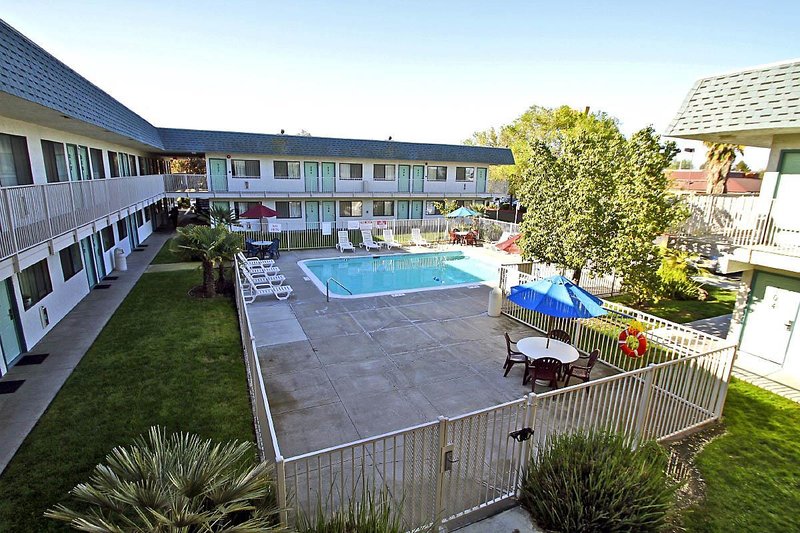 motel 6 tracy ca