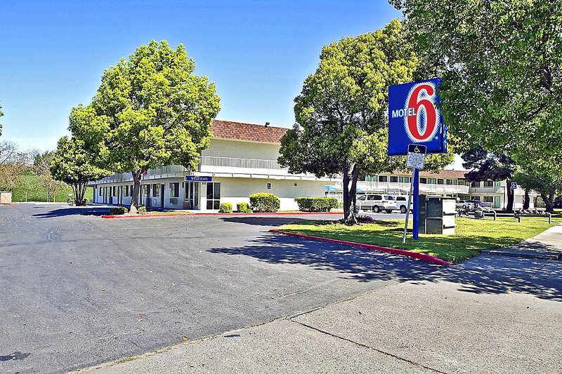 motel 6 turlock ca