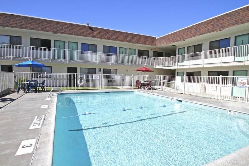 motel 6 turlock ca