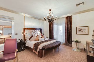 Hyatt Regency Kyiv,Kyiv>>Kyiliv,5 star