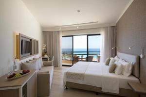 Venus Beach Hotel,Tombs Of The Kings>>Paphos,5 star