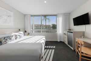 oaks nelson bay lure suites