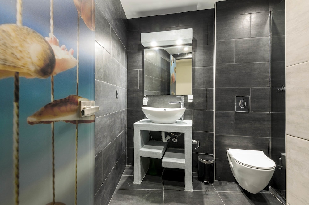 artemis room