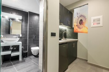 artemis room