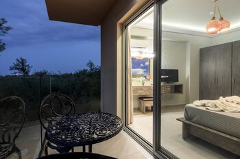 artemis room